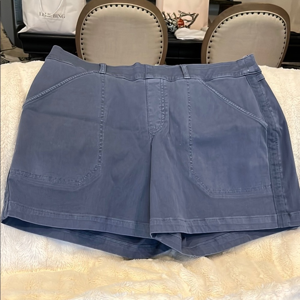 SPANX blue stretch twill shorts.  XL in the 6 inch length. Like Brand New!